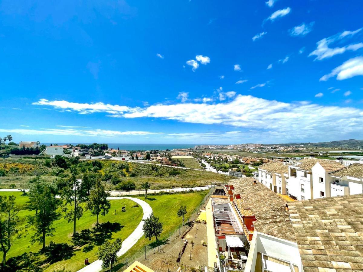 Atico Las Palmeras Golf And Sea Велес-Малага Екстериор снимка